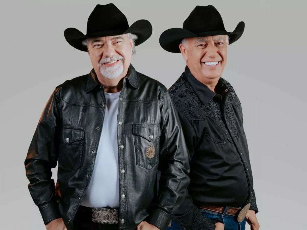 DOM MARCOS E DAVI COMANDAM NOITE DE CLÁSSICOS NO APARECIDA SERTANEJA