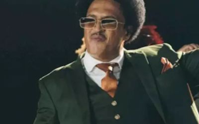 MANO BROWN REACENDE EXPECTATIVA POR NOVO DISCO DOS RACIONAIS MC’S NO C6 FEST: “TEM DISCO NOVO”