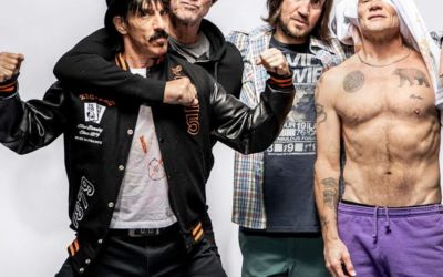 O DIA EM QUE O RED HOT CHILI PEPPERS TOCOU COM UMA ESCOLA DE SAMBA NO BRASIL: PERFORMANCE INUSITADA ACONTECEU NO HOLLYWOOD ROCK DE 1993