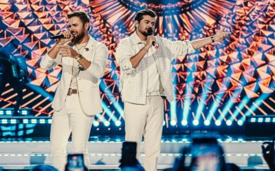 ZÉ NETO & CRISTIANO DIVULGAM MÚSICA COM TRECHO EM INGLÊS