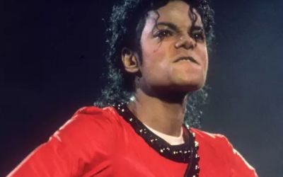 O RECORDE IMPRESSIONANTE DE MICHAEL JACKSON NO SPOTIFY, 17 ANOS APÓS SUA MORTE: REI DO POP SE TORNA ARTISTA MAIS OUVIDO DO MUNDO NA PLATAFORMA
